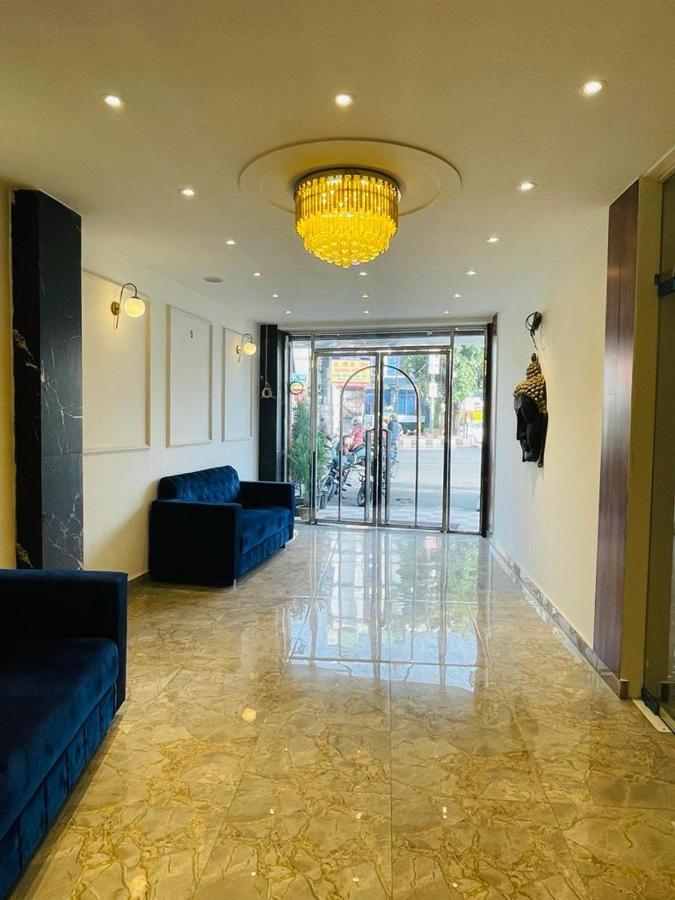 Hotel Dileep42 Лакхнау Экстерьер фото